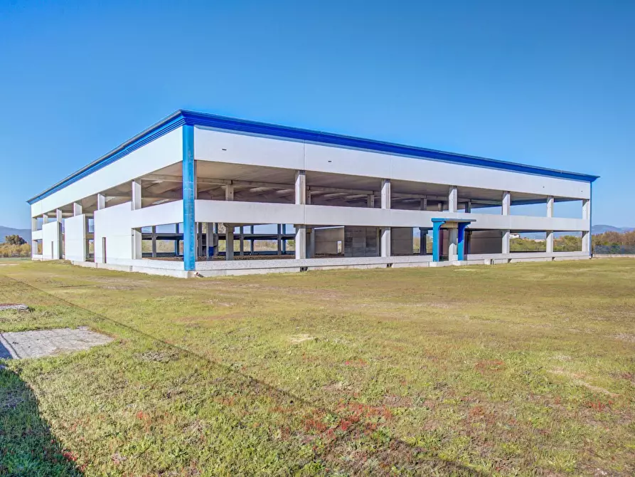 Immagine 2 di Capannone industriale in vendita  in via della produzione a Aprilia