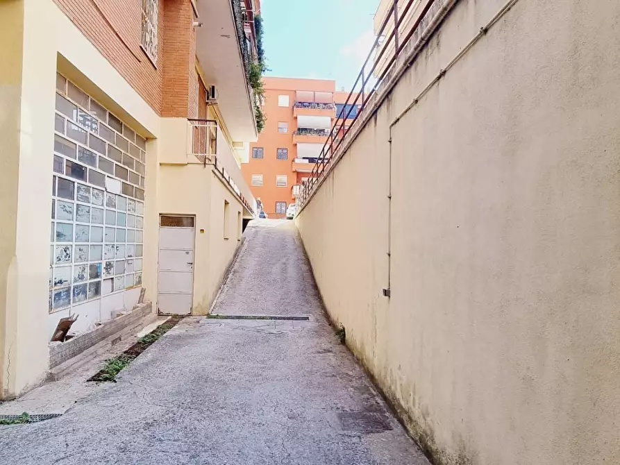 Immagine 5 di Box auto in vendita  in Via Dante Alighieri a Pomezia