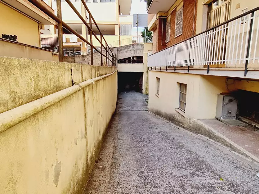 Immagine 8 di Box auto in vendita  in Via Dante Alighieri a Pomezia