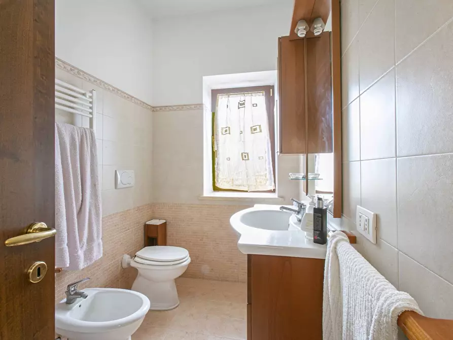 Immagine 26 di Casa bifamiliare in vendita  in via tre cannelle a Pomezia