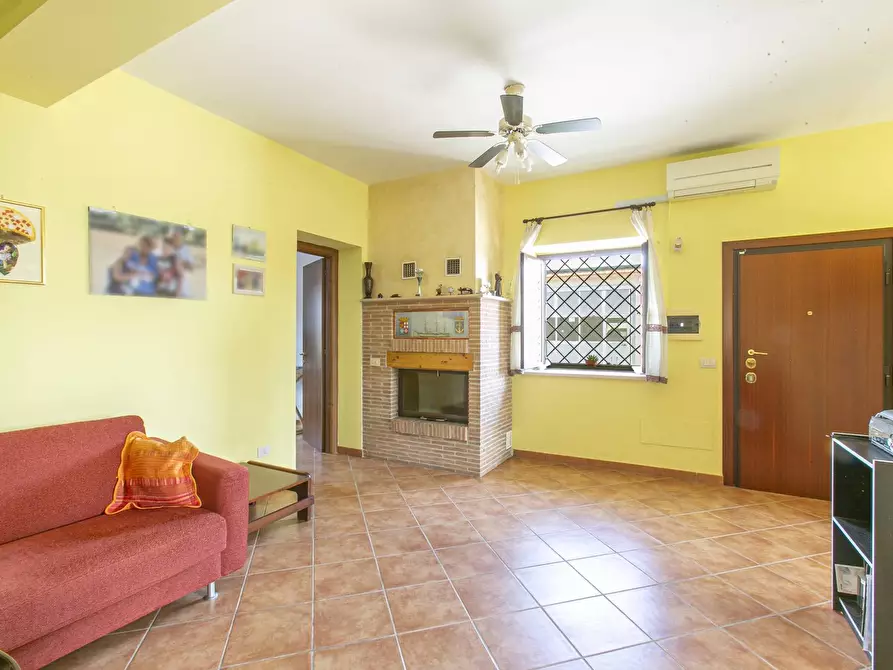 Immagine 28 di Casa bifamiliare in vendita  in via tre cannelle a Pomezia