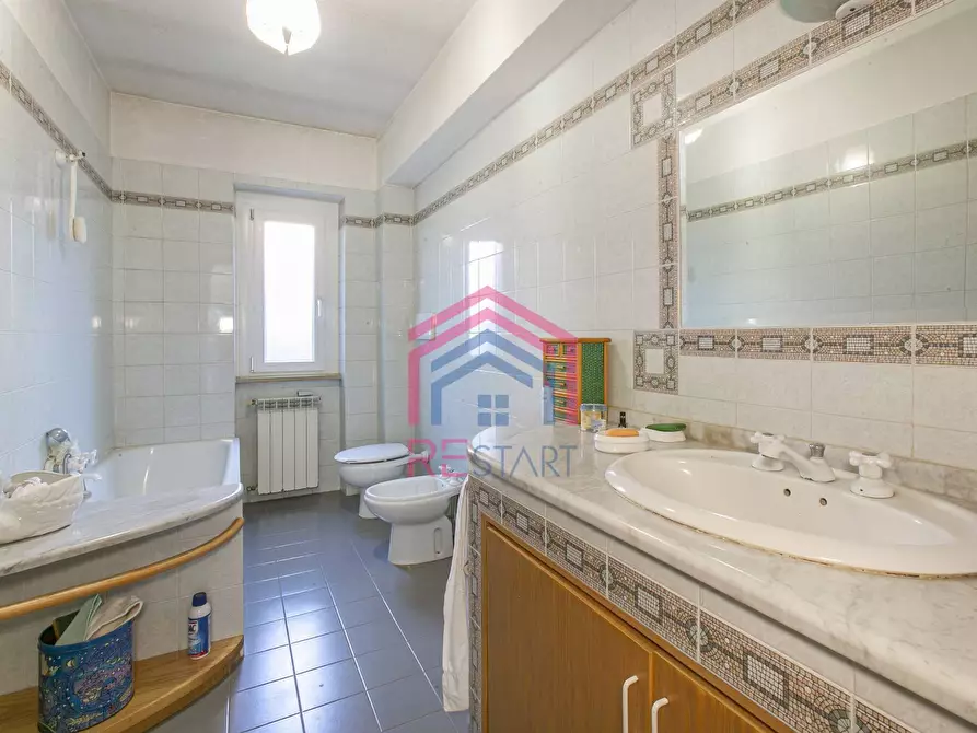 Immagine 25 di Casa bifamiliare in vendita  in Viale Nuova Florida a Ardea