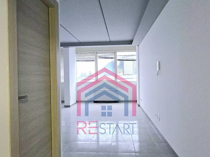 Immagine 17 di Ufficio in affitto  in Via del Mare a Pomezia