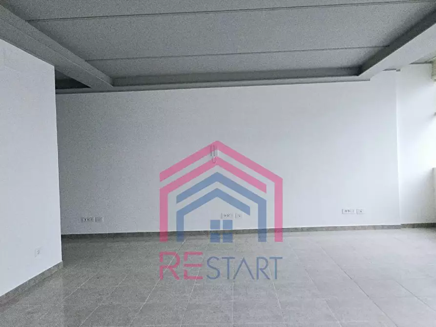 Immagine 19 di Ufficio in affitto  in Via del Mare a Pomezia