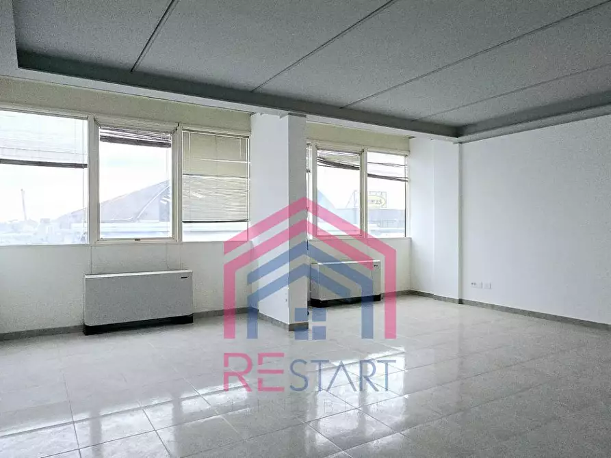 Immagine 28 di Ufficio in affitto  in Via del Mare a Pomezia