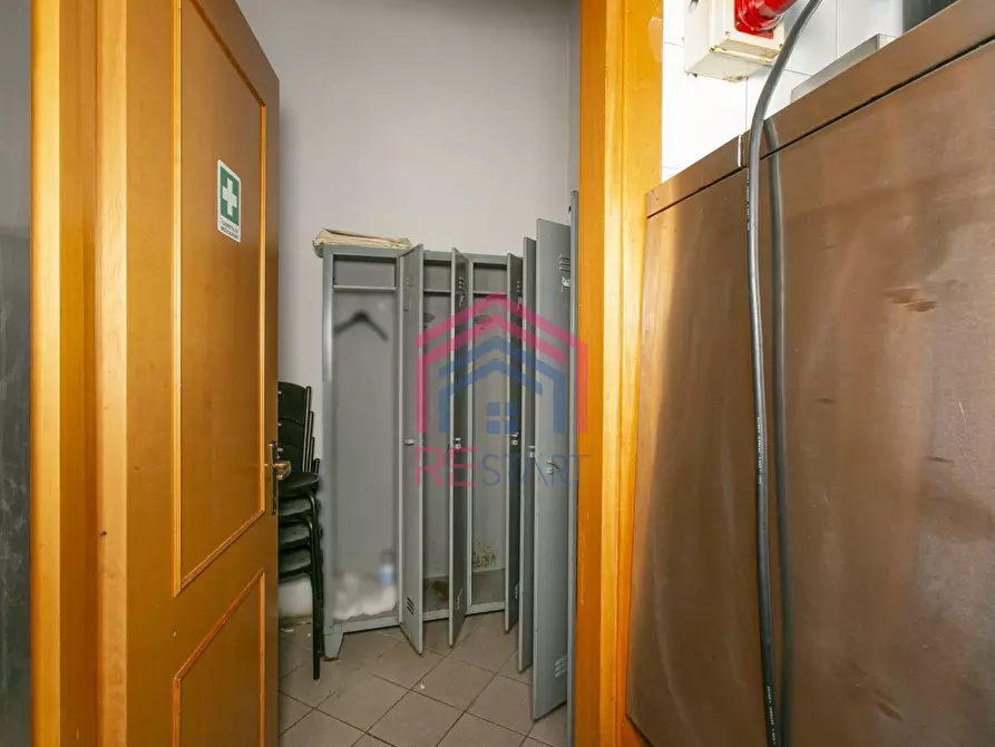 Immagine 28 di Locale commerciale in affitto  in via Naro a Pomezia