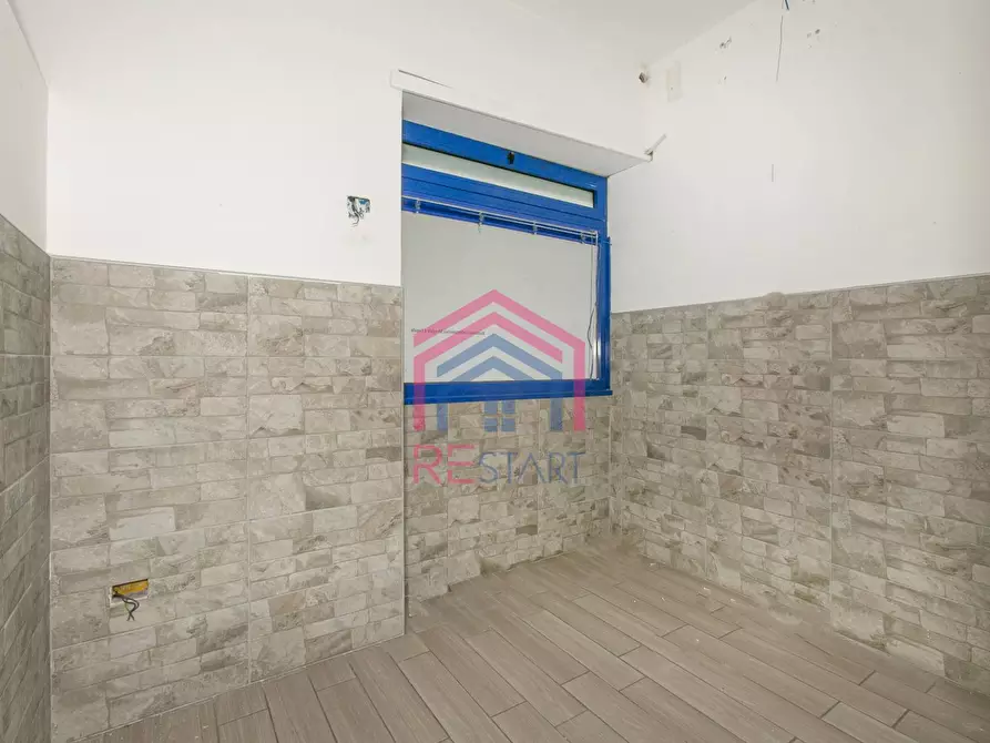 Immagine 23 di Locale commerciale in affitto  in Via Dante Alighieri a Pomezia