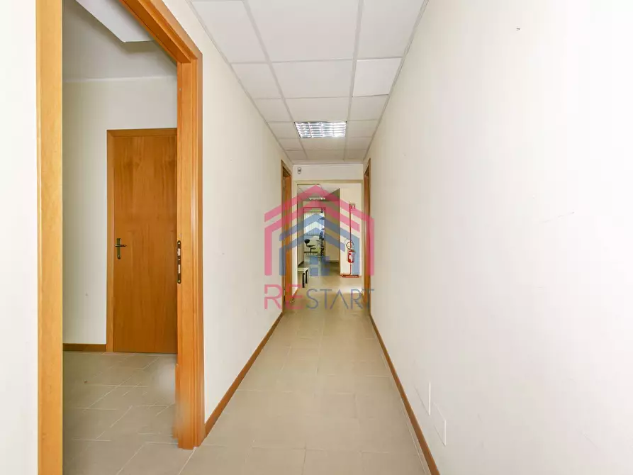 Immagine 5 di Ufficio in vendita  in Via Orvieto a Pomezia