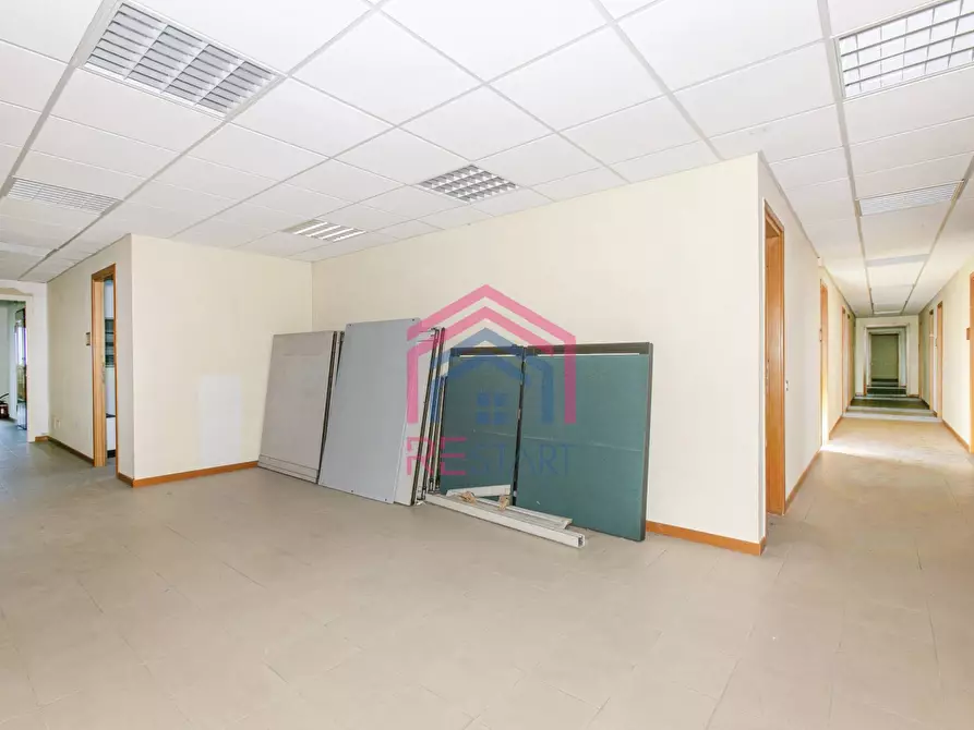 Immagine 16 di Ufficio in vendita  in Via Orvieto a Pomezia