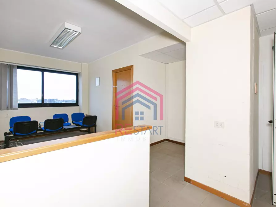 Immagine 17 di Ufficio in vendita  in Via Orvieto a Pomezia