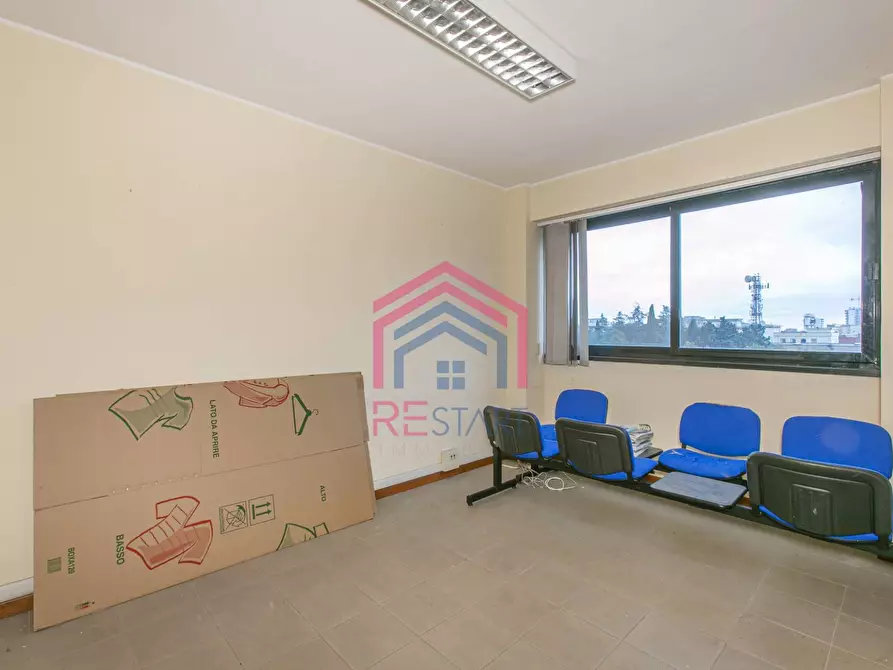 Immagine 18 di Ufficio in vendita  in Via Orvieto a Pomezia