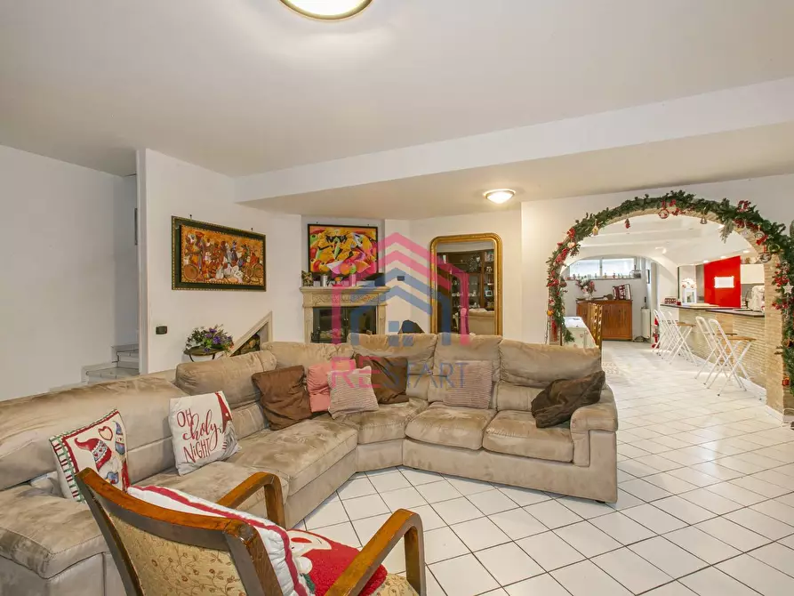 Immagine 19 di Casa bifamiliare in vendita  in via tito livio a Pomezia