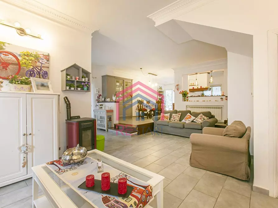 Immagine 8 di Casa bifamiliare in vendita  in via tito livio a Pomezia