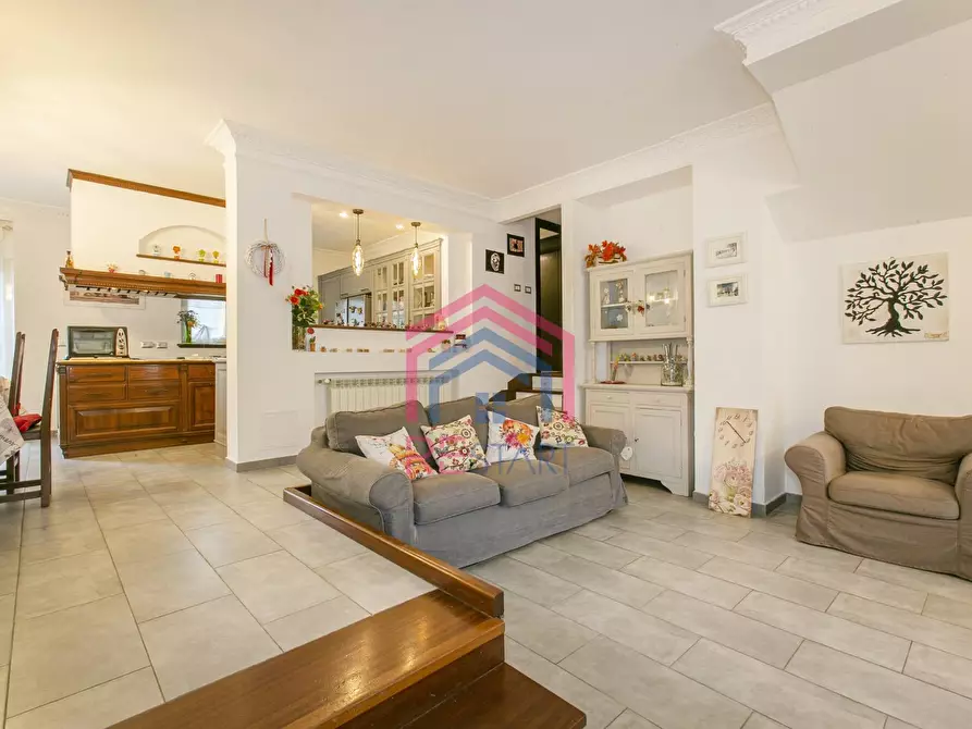 Immagine 15 di Casa bifamiliare in vendita  in via tito livio a Pomezia