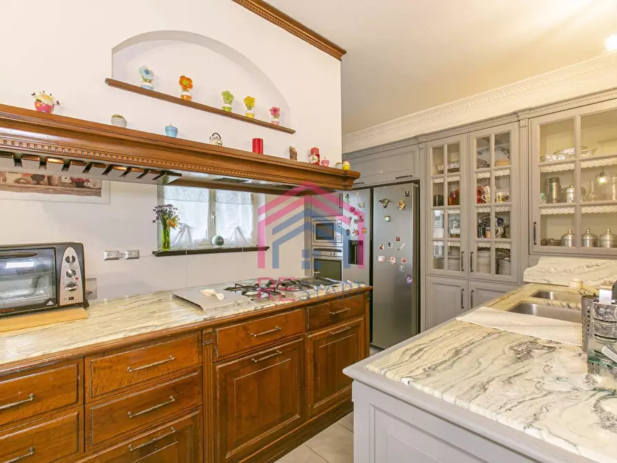 Immagine 10 di Casa bifamiliare in vendita  in via tito livio a Pomezia