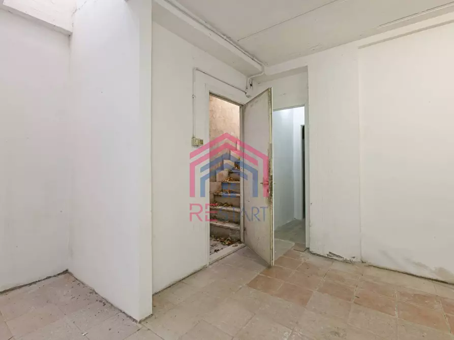 Immagine 16 di Magazzino in vendita  in Via Catilina a Pomezia