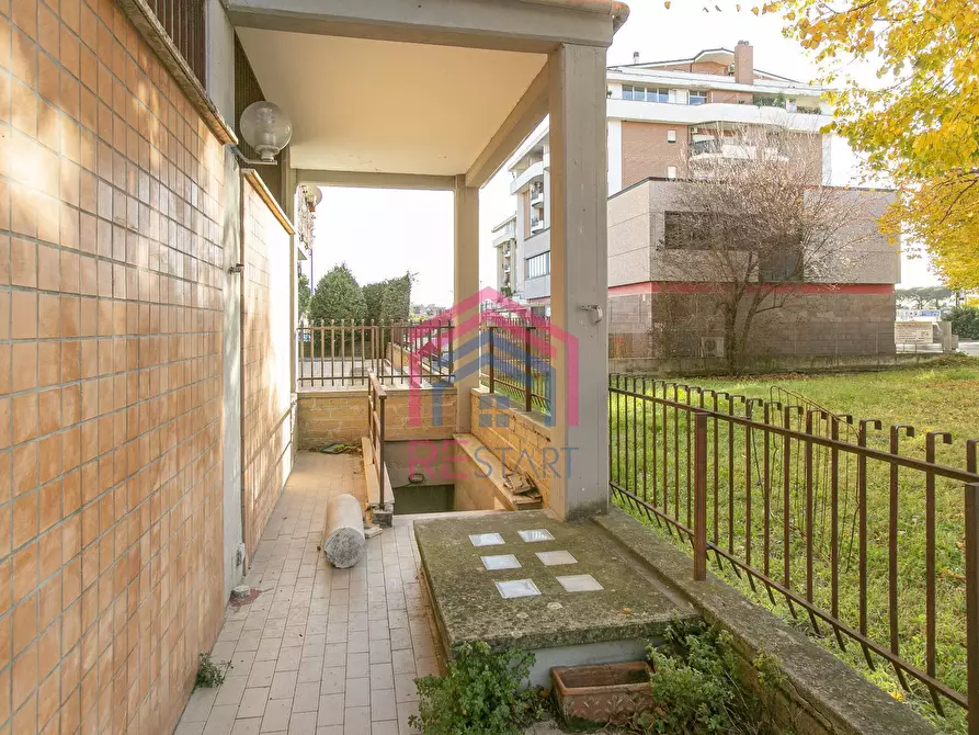 Immagine 17 di Magazzino in vendita  in Via Catilina a Pomezia