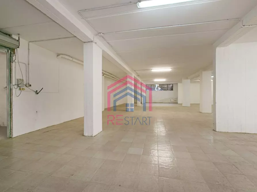 Immagine 6 di Magazzino in vendita  in Via Catilina a Pomezia