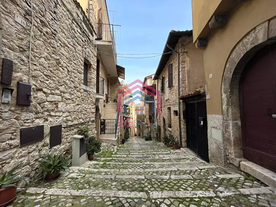 Immagine 1 di Appartamento in vendita  in via felice orsini a Priverno