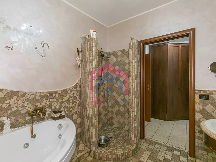 Immagine 28 di Villa in vendita  in via stromboli a Aprilia