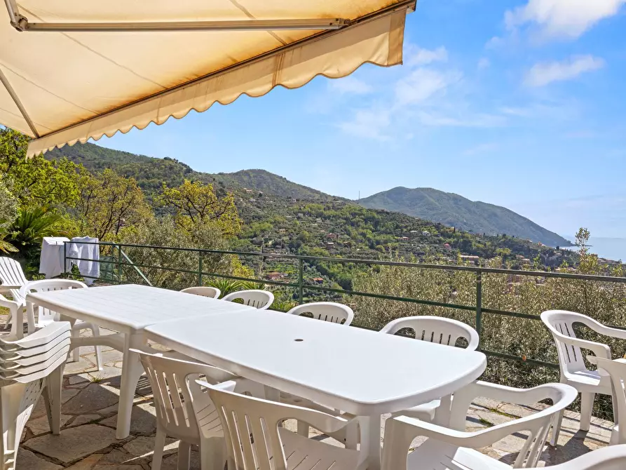 Villa in vendita in Via dell'Alloro a Recco