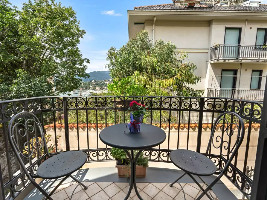 Immagine 2 di Appartamento in vendita  in Via Bozzo Costa a Rapallo