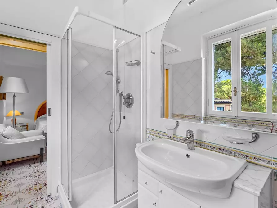 Immagine 17 di Villa in vendita  in Via Privata Gaiassa a Recco