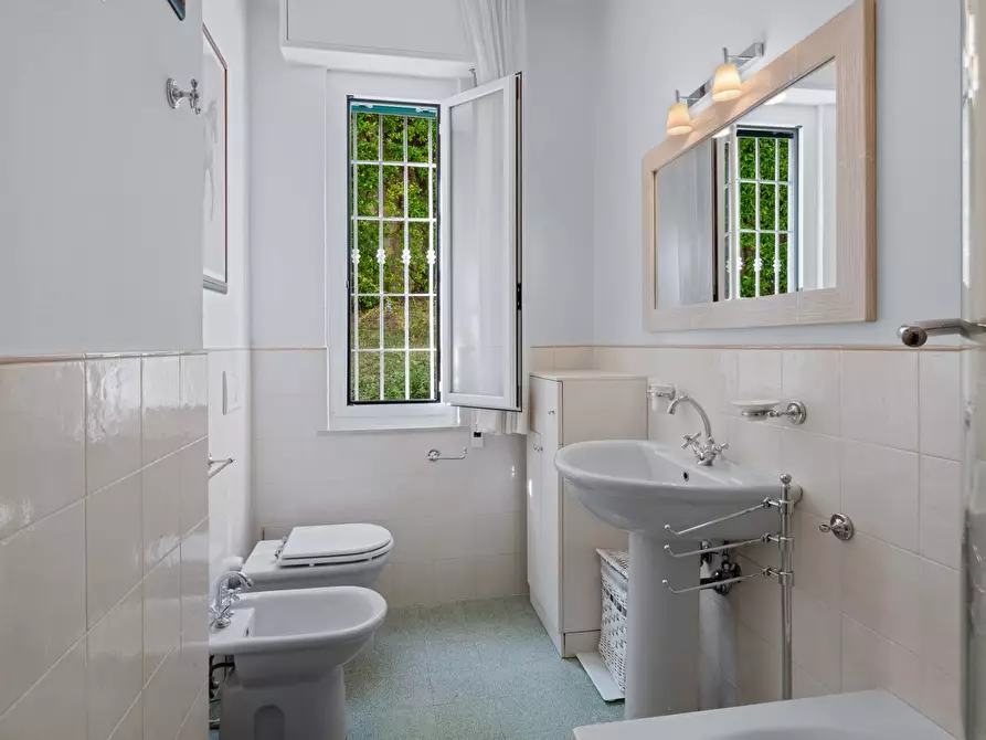 Immagine 12 di Appartamento in vendita  in Via Privata Valdettaro a Rapallo