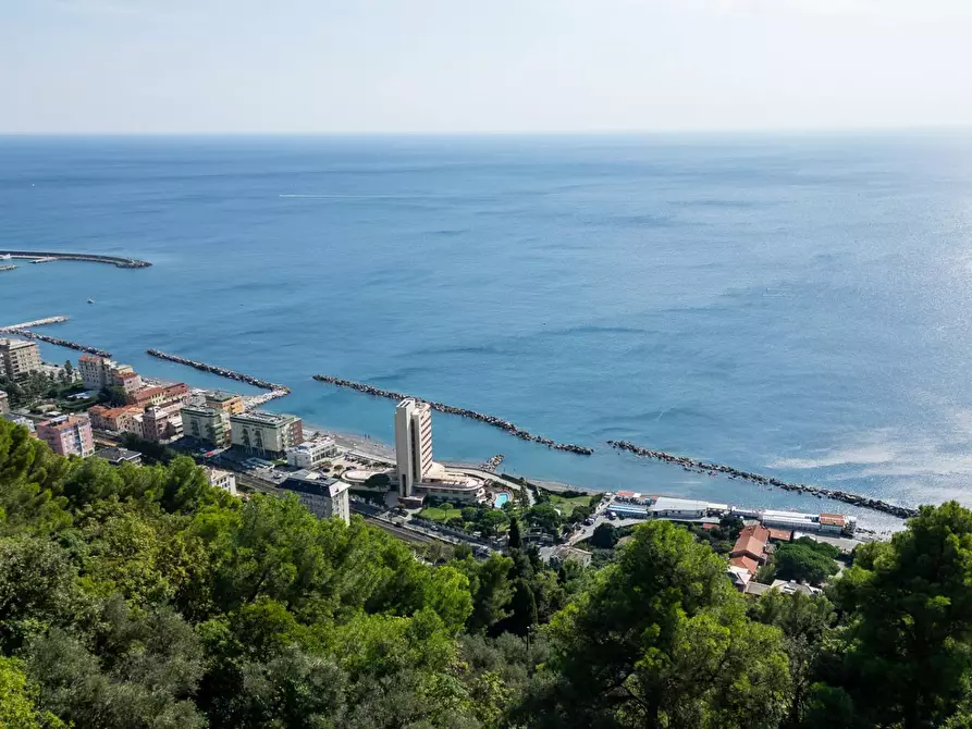 Immagine 1 di Appartamento in vendita  in località bacezza case sparse a Chiavari