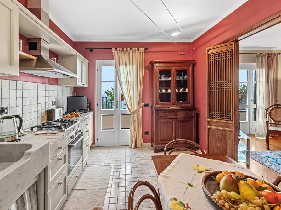 Immagine 4 di Appartamento in vendita  in località bacezza case sparse a Chiavari