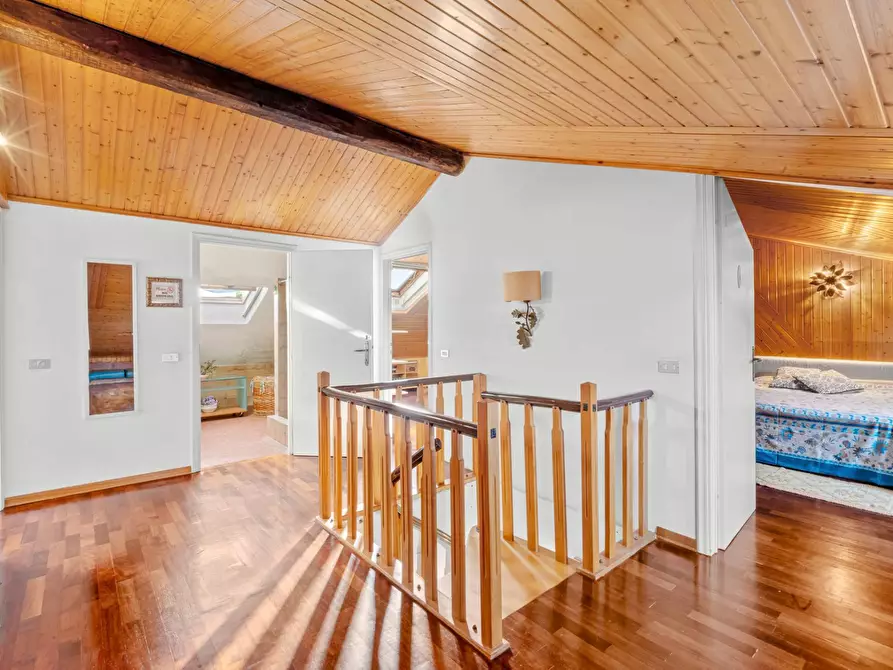 Immagine 25 di Villa in vendita  in Colombiera a Castelnuovo Magra