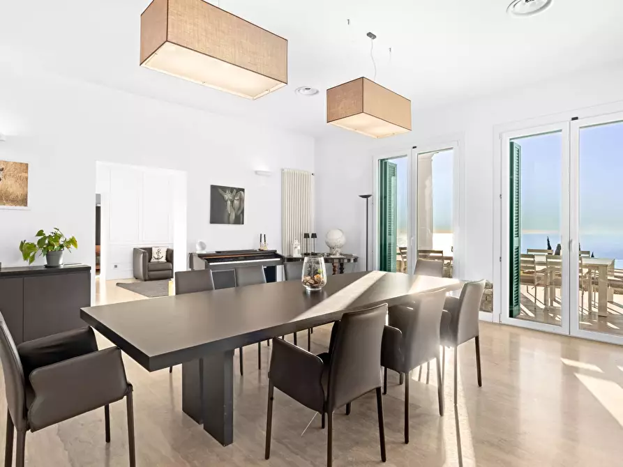 Immagine 5 di Villa in vendita  in Via Antica Torre a Cipressa