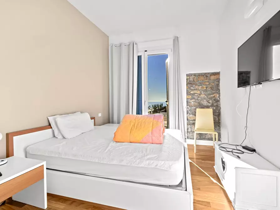 Immagine 17 di Villa in vendita  in Via Antica Torre a Cipressa