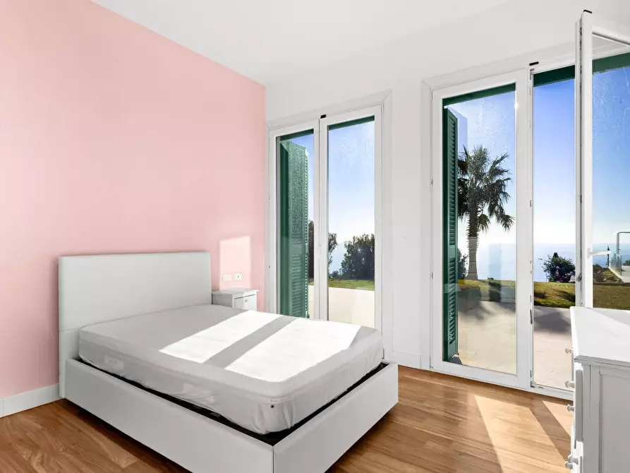 Immagine 19 di Villa in vendita  in Via Antica Torre a Cipressa