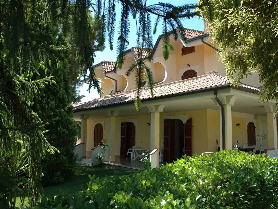 Immagine 1 di Villa in vendita  in contrada montecretaccio a San Benedetto Del Tronto