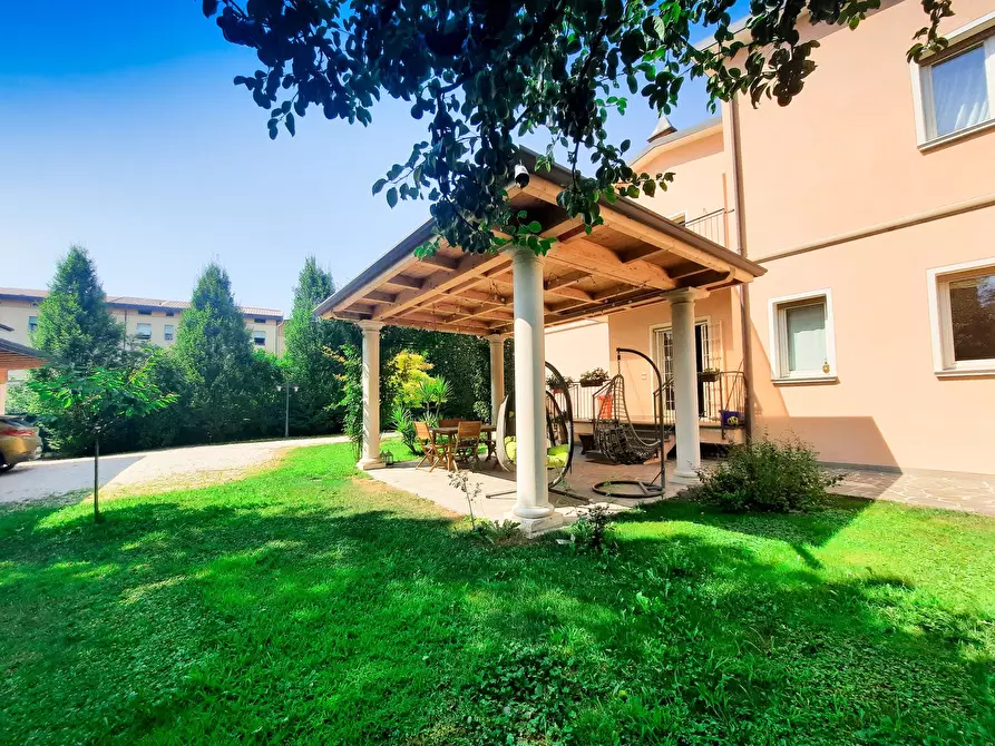 Immagine 1 di Villa in vendita  in Via Larga a Gussago
