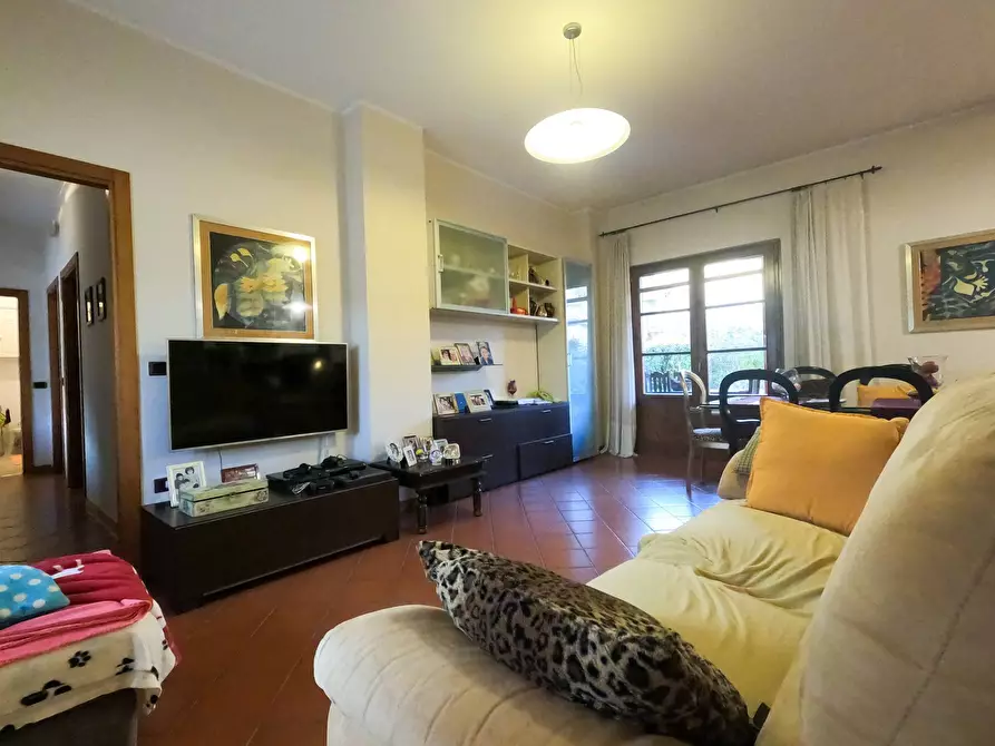 Immagine 1 di Appartamento in vendita  in Via Vaccarolo a Desenzano Del Garda