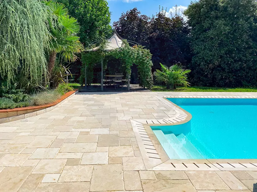 Immagine 7 di Villa in vendita  in via Della Resistenza a Erbusco