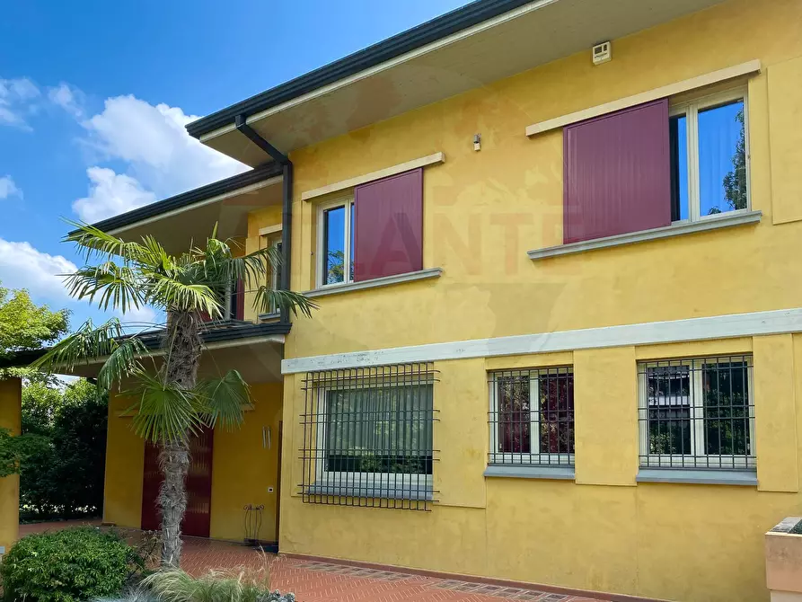 Immagine 9 di Villa in vendita  in via Della Resistenza a Erbusco