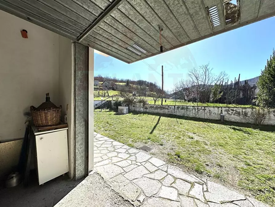 Immagine 8 di Casa semindipendente in vendita  in Regione Isole a Ponti