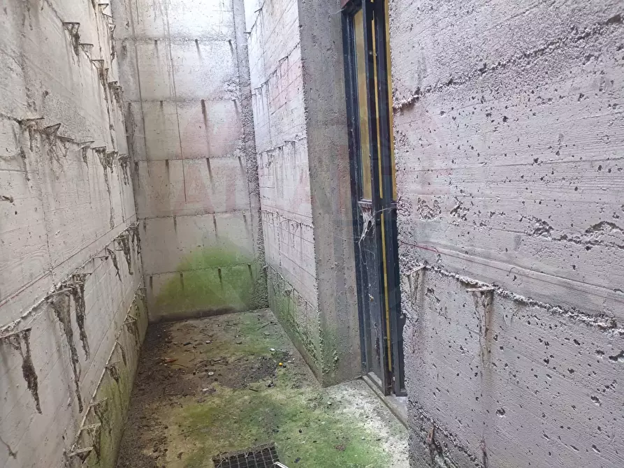 Immagine 11 di Box auto in vendita  in Cremignane a Iseo