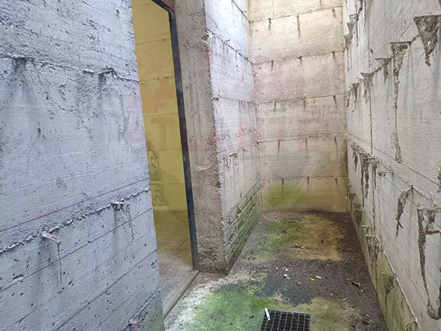 Immagine 12 di Box auto in vendita  in Cremignane a Iseo