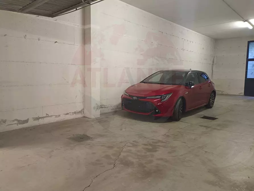 Immagine 13 di Box auto in vendita  in Cremignane a Iseo