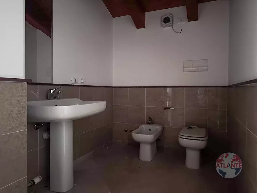 Immagine 29 di Appartamento in vendita  in Via Trento a Trenzano