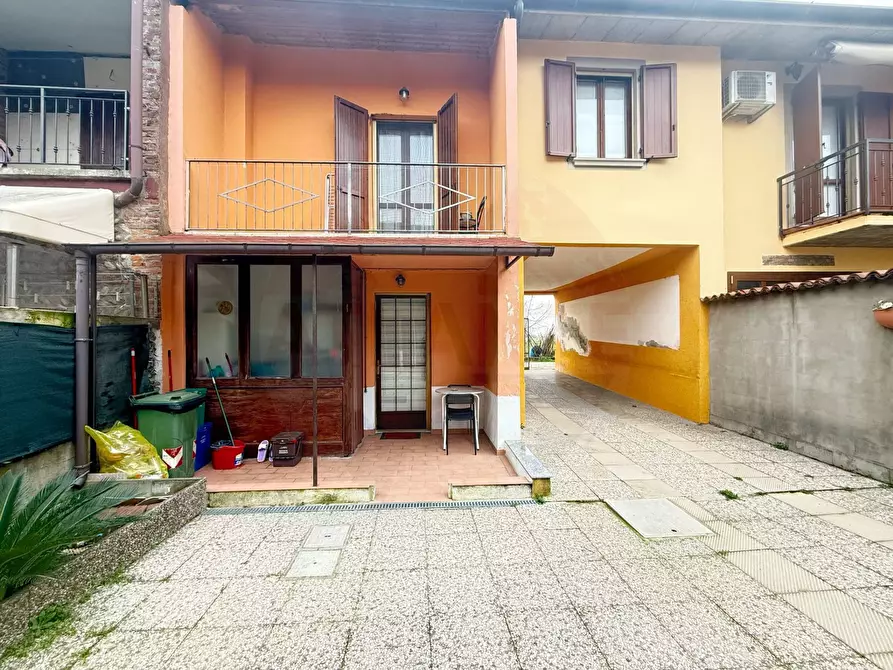 Immagine 4 di Appartamento in vendita  in Via Calura a Castrezzato