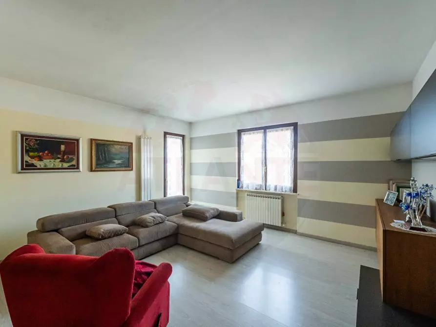 Immagine 3 di Villa in vendita  in Via Papa Giovanni 23 a Cavernago