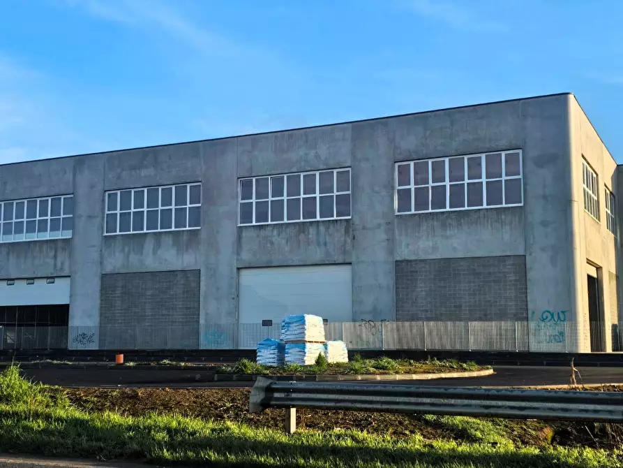Immagine 2 di Capannone industriale in affitto  a Orzinuovi