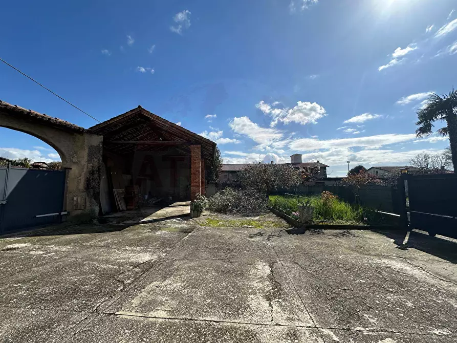 Immagine 22 di Rustico / casale in vendita  in VIA TITO SPERI a Rovato