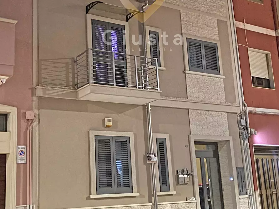 Immagine 1 di Casa semindipendente in vendita  in Via Molise a Brindisi