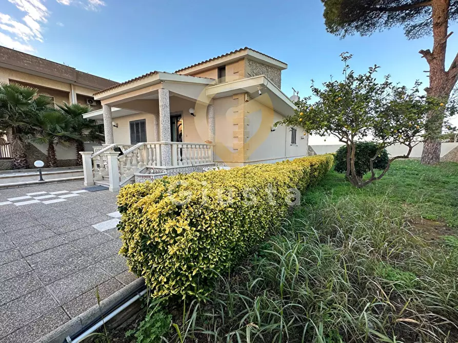 Immagine 1 di Villa in vendita  in Via Alzavola a San Pietro Vernotico